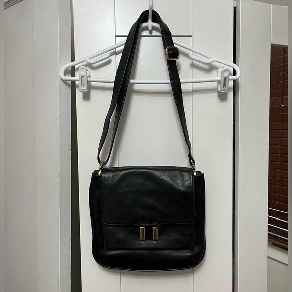 Danier Leather Shoulder Bag - Picture 13 of 13
